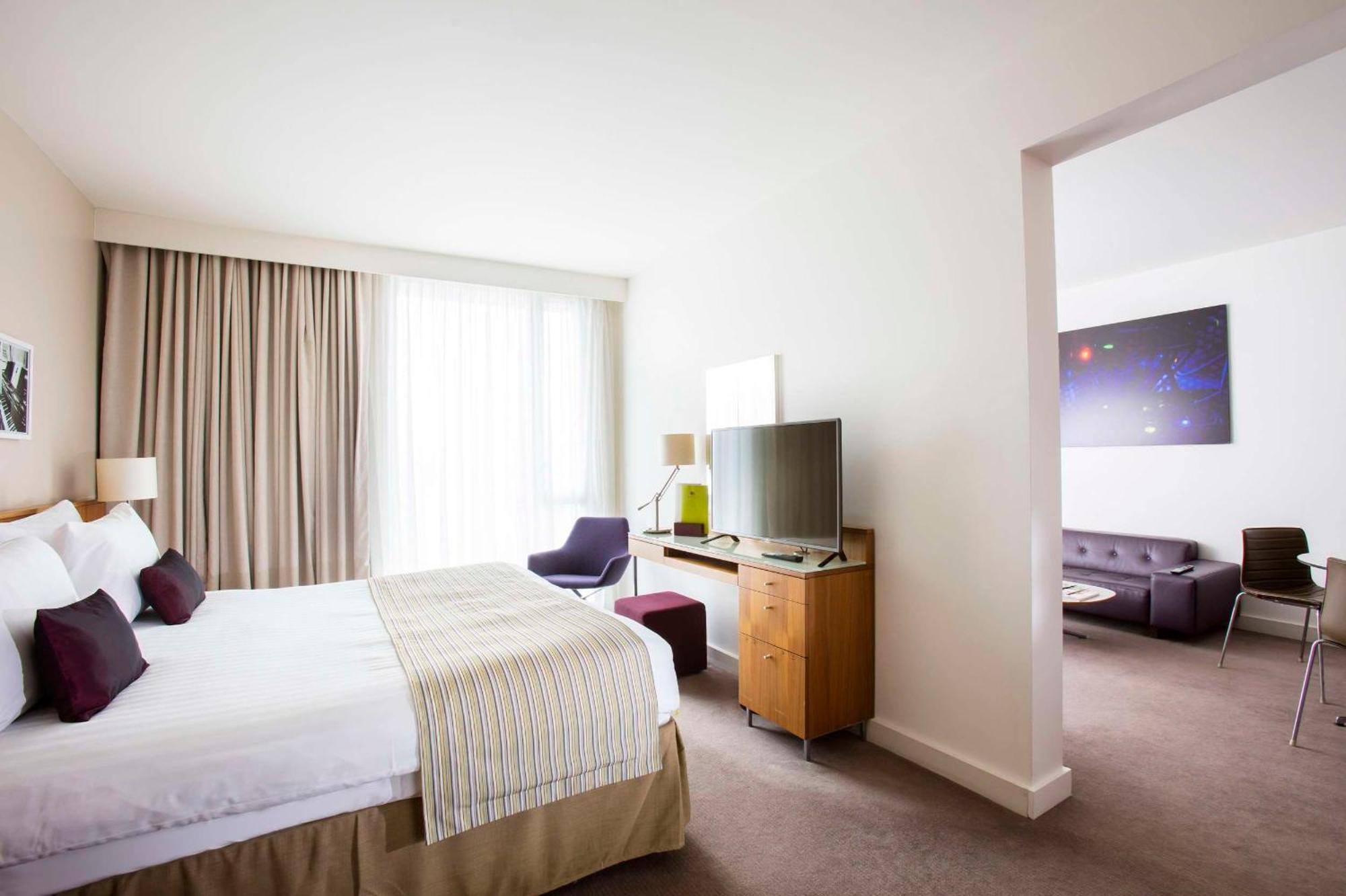 מלון לידס Doubletree By Hilton Leeds מראה חיצוני תמונה