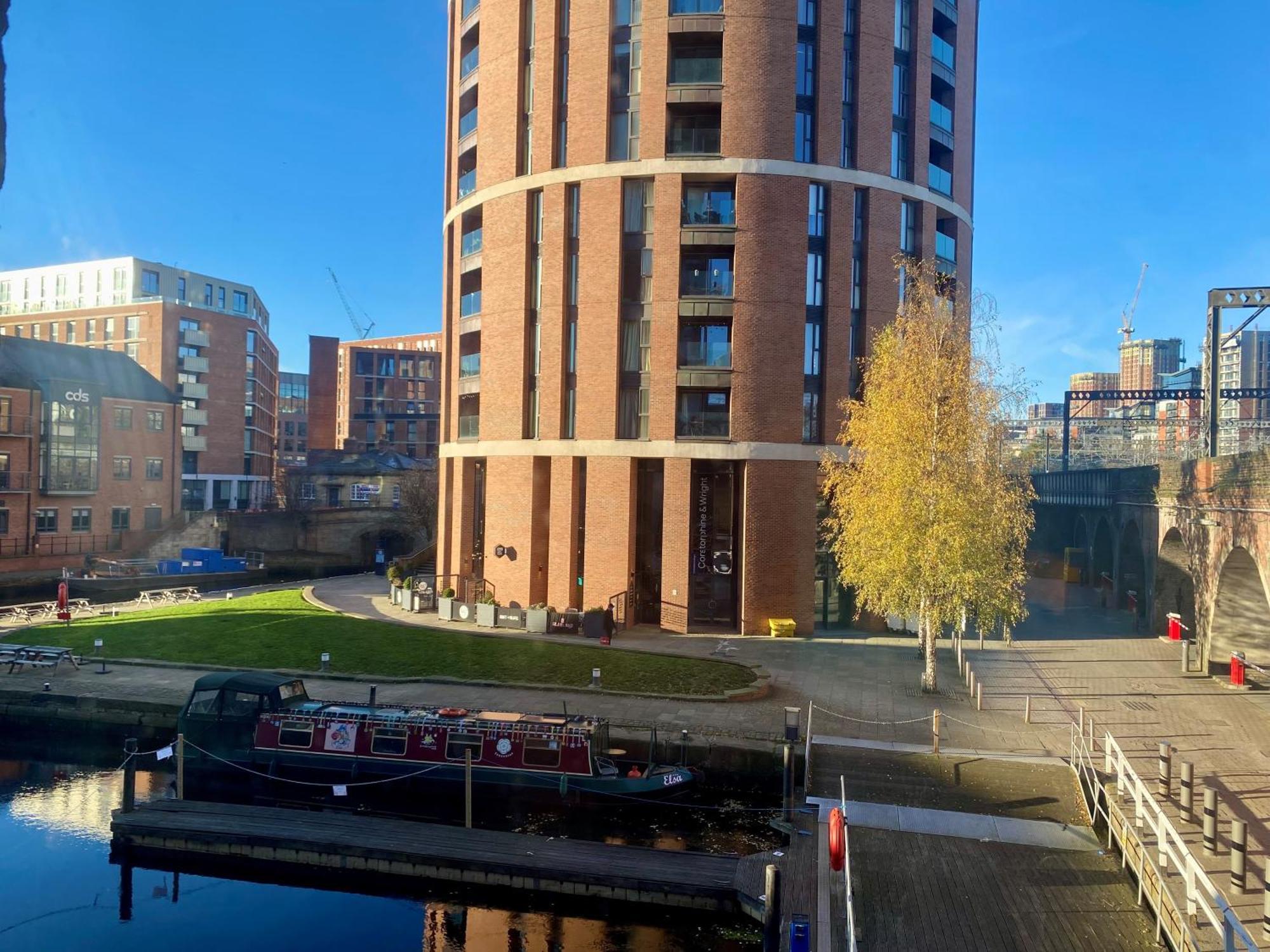 מלון לידס Doubletree By Hilton Leeds מראה חיצוני תמונה